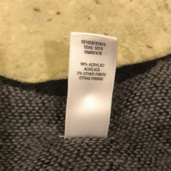 WARM shawl - Picture 7 of 7